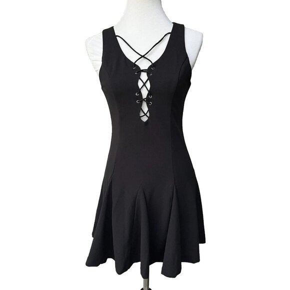 Tea & Cup Dresses & Skirts - Tea & Cup Womens’s Black Lace Up Skater Mini Dress Size M
